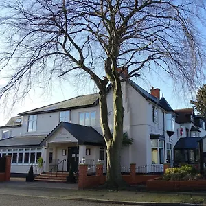 The Beeches & Leisure Club Hotel
